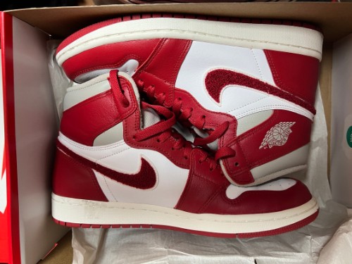 조던 1 레트로 하이 OG 바시티 레드 DJ4891-061 photo review