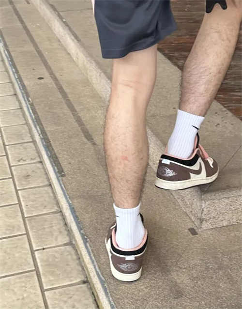 조던 1 로우 SE 초콜릿 블리스 DM0589-200 photo review