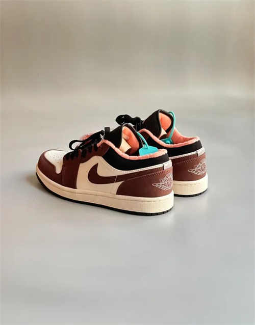 조던 1 로우 SE 초콜릿 블리스 DM0589-200 photo review