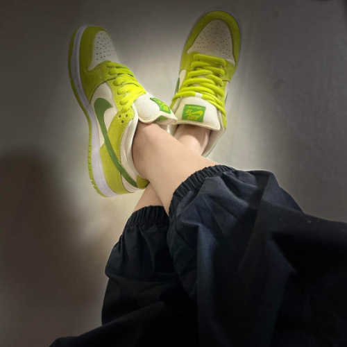 나이키 SB 덩크 로우 프로 사워 애플 DM0807-300 photo review