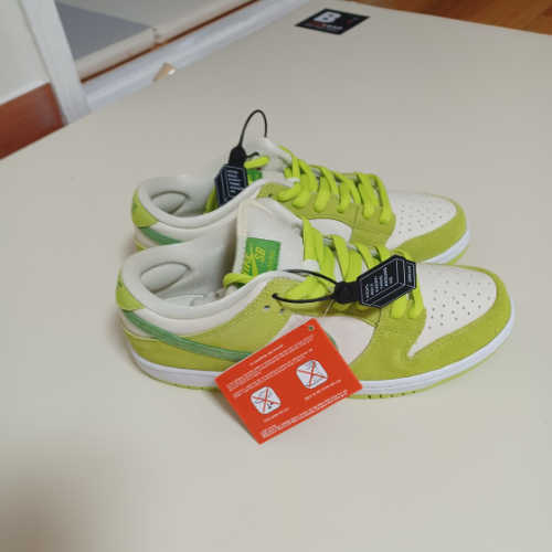 나이키 SB 덩크 로우 프로 사워 애플 DM0807-300 photo review