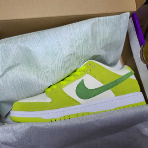 나이키 SB 덩크 로우 프로 사워 애플 DM0807-300 photo review