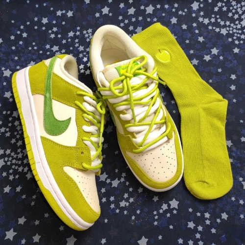 나이키 SB 덩크 로우 프로 사워 애플 DM0807-300 photo review