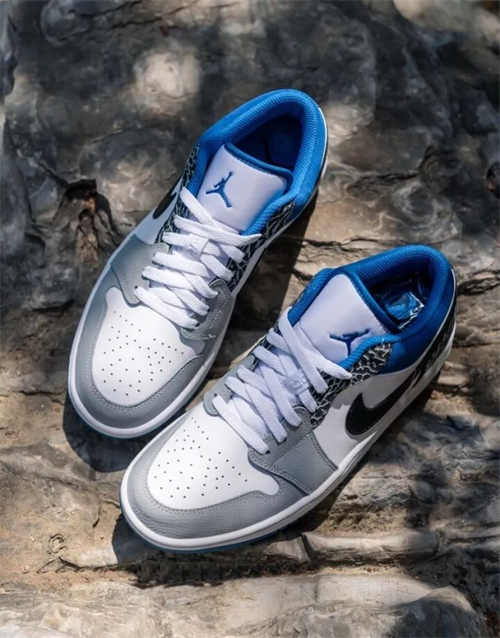 조던 1 로우 SE 화이트 블랙 타이다이 DM1199-100 photo review