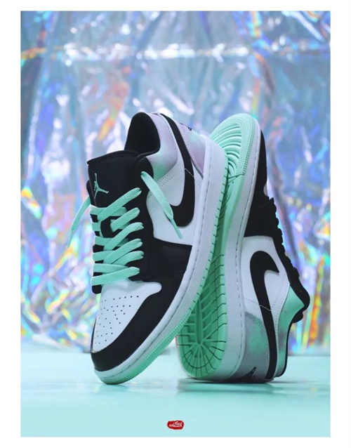 조던 1 로우 SE 화이트 블랙 타이다이 DM1199-100 photo review