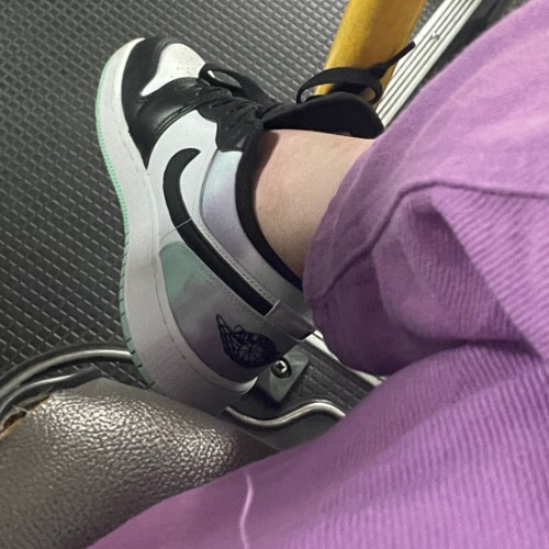 조던 1 로우 SE 화이트 블랙 타이다이 DQ2514-100 photo review