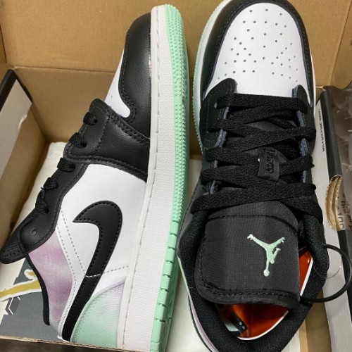 조던 1 로우 SE 화이트 블랙 타이다이 DQ2514-100 photo review