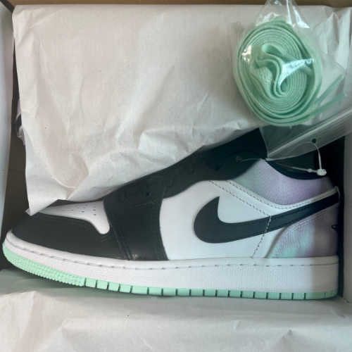 조던 1 로우 SE 화이트 블랙 타이다이 DQ2514-100 photo review