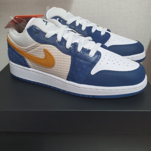 조던 1 로우 SE 프렌치 블루 처트니 화이트 DR6960-400 photo review