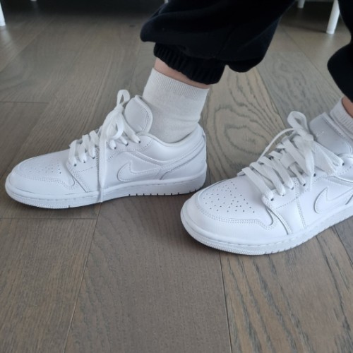 조던 1 로우 트리플 화이트 2022 DV0990-111 photo review