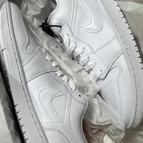 조던 1 로우 트리플 화이트 2022 DV0990-111 photo review