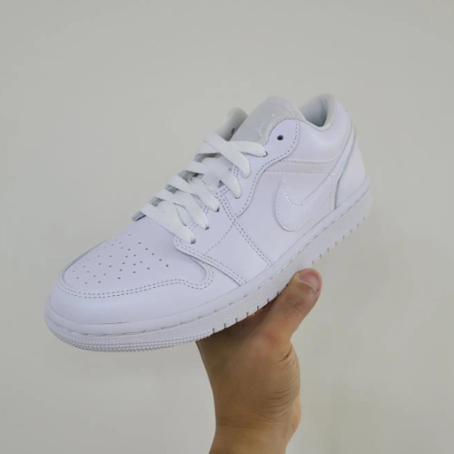 조던 1 로우 트리플 화이트 2022 DV0990-111 photo review