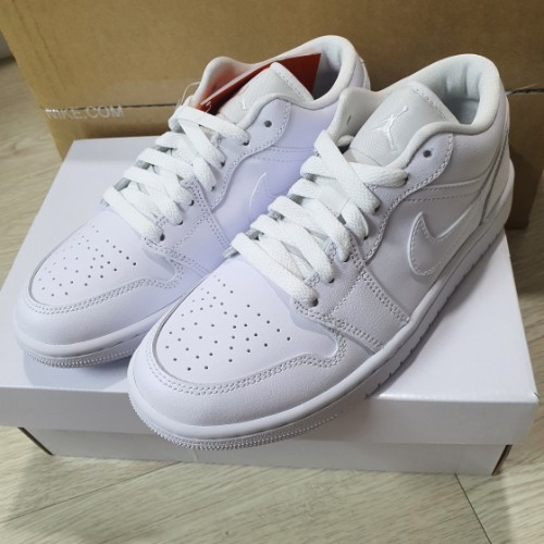 조던 1 로우 트리플 화이트 2022 DV0990-111 photo review