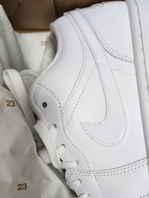 조던 1 로우 트리플 화이트 2022 DV0990-111 photo review