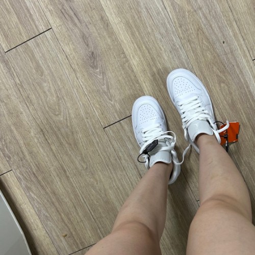 조던 1 로우 트리플 화이트 2022 DV0990-111 photo review