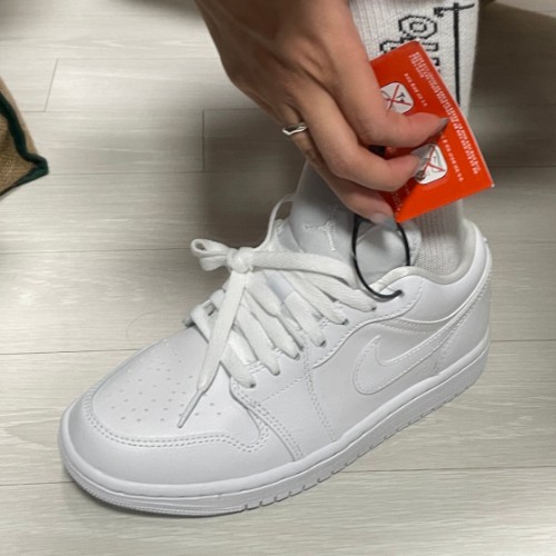 조던 1 로우 트리플 화이트 2022 DV0990-111 photo review