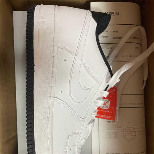 나이키 에어포스 1 에센셜 화이트 블랙 DV1331-100 photo review