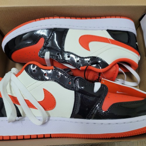 조던 1 로우 SE 팀 오렌지 블랙 DV1335-800 photo review