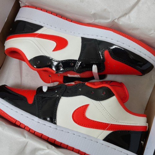 조던 1 로우 SE 팀 오렌지 블랙 DV1335-800 photo review