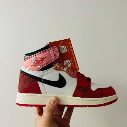 조던 1 레트로 하이 스파이더맨 넥스트 챕터 DV1753-601 photo review