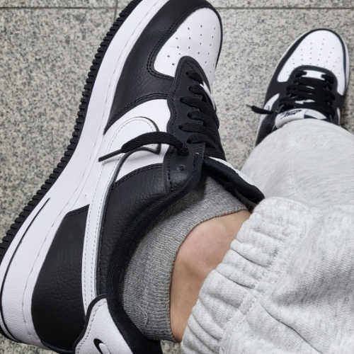 나이키 에어포스 1 '07 LV8 화이트 블랙 DX3115-100 photo review