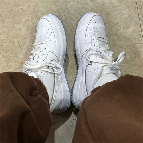 나이키 에어포스 1 화이트 울프 그레이 DX5805-100 photo review