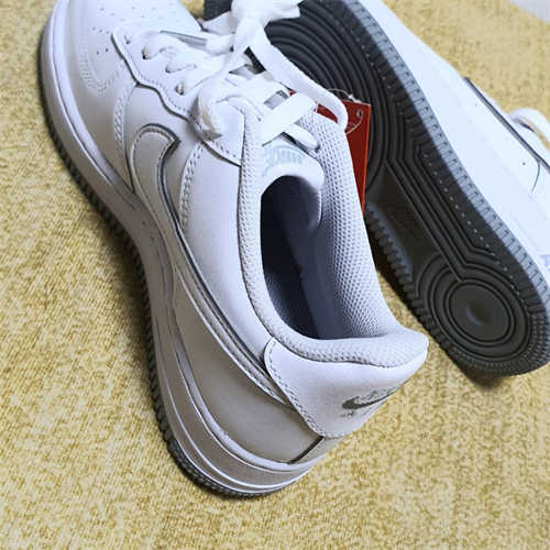 나이키 에어포스 1 화이트 울프 그레이 DX5805-100 photo review