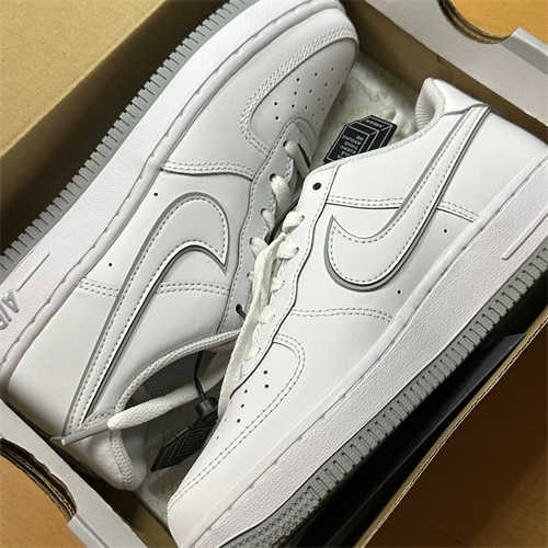 나이키 에어포스 1 화이트 울프 그레이 DX5805-100 photo review