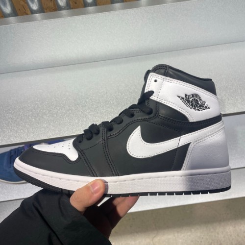 조던 1 레트로 하이 OG 블랙 화이트 DZ5485-010 photo review