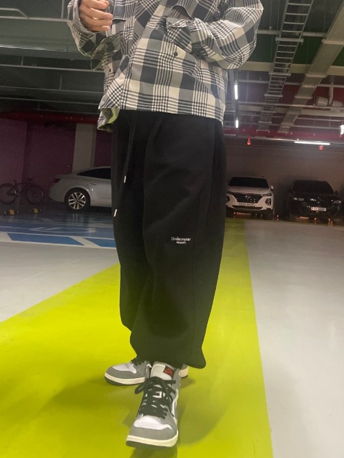 조던 1 레트로 하이 OG 블랙 앤 스모크 그레이 DZ5485-051 photo review