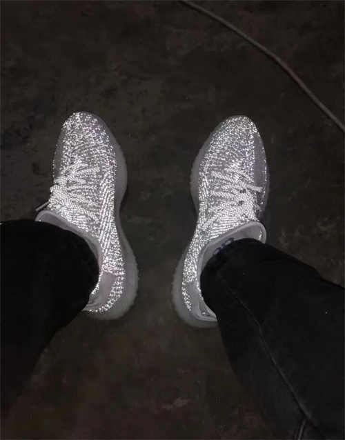 아디다스 이지 부스트 350 V2 스태틱 - 리플렉티브 EF2367 photo review