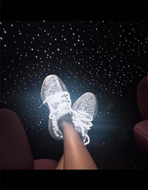 아디다스 이지 부스트 350 V2 스태틱 - 리플렉티브 EF2367 photo review