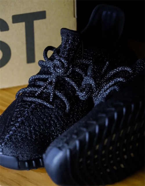 아디다스 이지 부스트 350 V2 스태틱 - 리플렉티브 EF2367 photo review