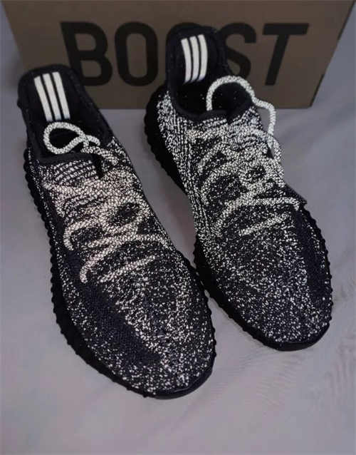 아디다스 이지 부스트 350 V2 스태틱 - 리플렉티브 EF2367 photo review