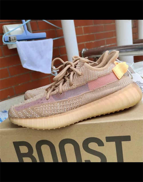 아디다스 이지 부스트 350 V2 클레이 EG7490 photo review