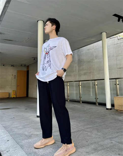 아디다스 이지 부스트 350 V2 클레이 EG7490 photo review