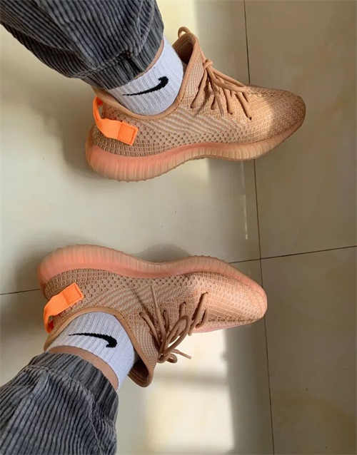 아디다스 이지 부스트 350 V2 클레이 EG7490 photo review