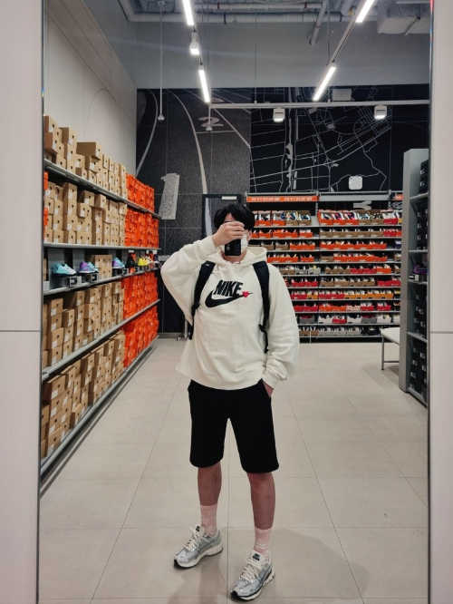 나이키 줌 보메로 5 포톤 더스트 앤 메탈릭 실버 FD0884-025 photo review