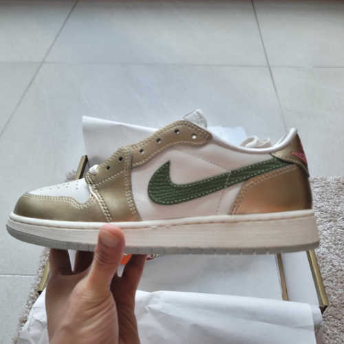 조던 1 레트로 로우 OG 차이니즈 뉴 이어 FQ6593-100 photo review