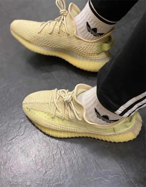 아디다스 이지 부스트 350 V2 안틀리아 - 논리플렉티브 FV3250 photo review
