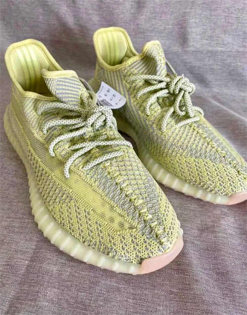 아디다스 이지 부스트 350 V2 안틀리아 - 논리플렉티브 FV3250 photo review