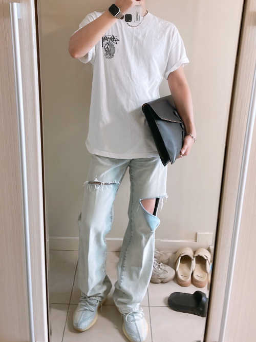 아디다스 이지 부스트 350 V2 클라우드 화이트 - 논리플렉티브 FW3043 photo review