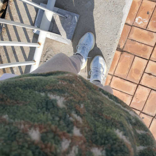 아디다스 이지 부스트 350 V2 클라우드 화이트 - 논리플렉티브 FW3043 photo review