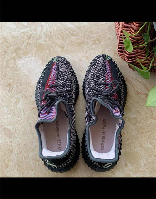 아디다스 이지 부스트 350 V2 예힐 - 논리플렉티브 FW5190 photo review