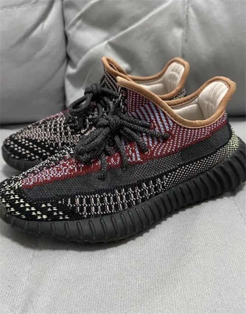 아디다스 이지 부스트 350 V2 예힐 - 논리플렉티브 FW5190 photo review