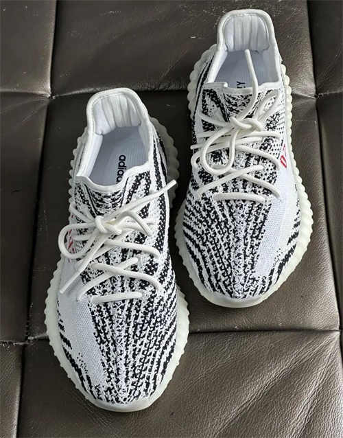 아디다스 이지 부스트 350 V2 예힐 - 논리플렉티브 FW5190 photo review