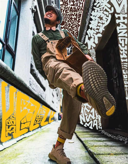 아디다스 이지 부스트 350 V2 테일라이트 FX9017 photo review