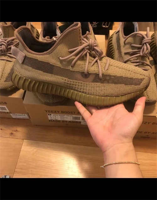 아디다스 이지 부스트 350 V2 테일라이트 FX9017 photo review