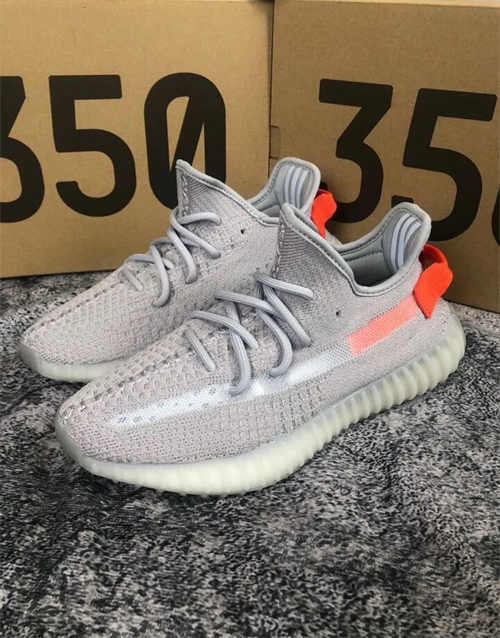 아디다스 이지 부스트 350 V2 테일라이트 FX9017 photo review