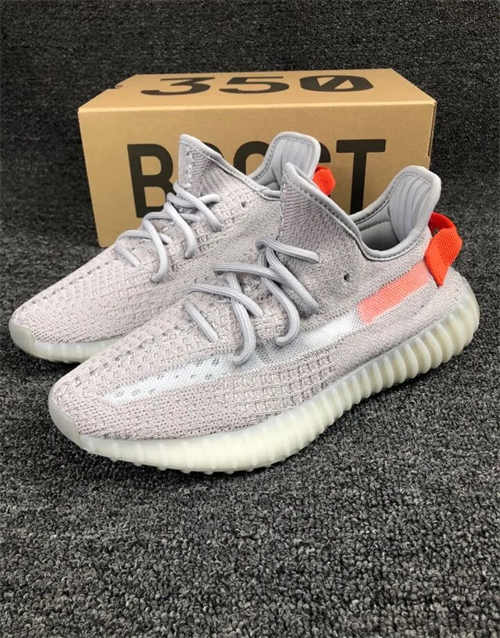 아디다스 이지 부스트 350 V2 테일라이트 FX9017 photo review